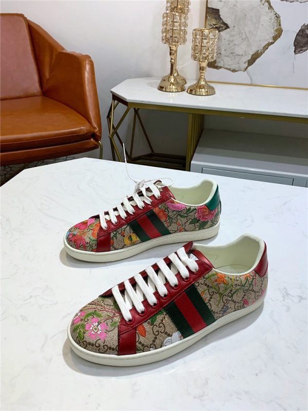 gucci bee sneakers