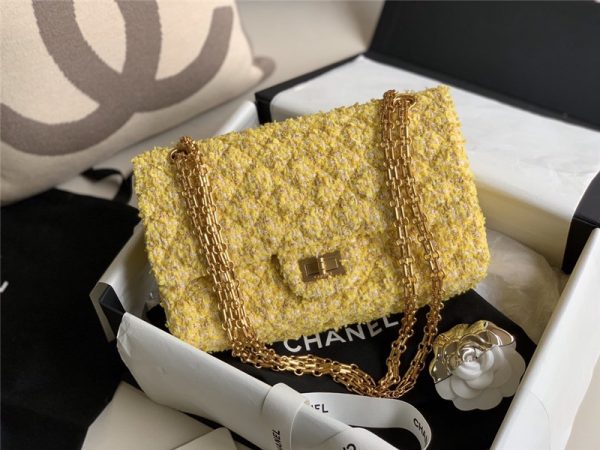 Chanel chain bag