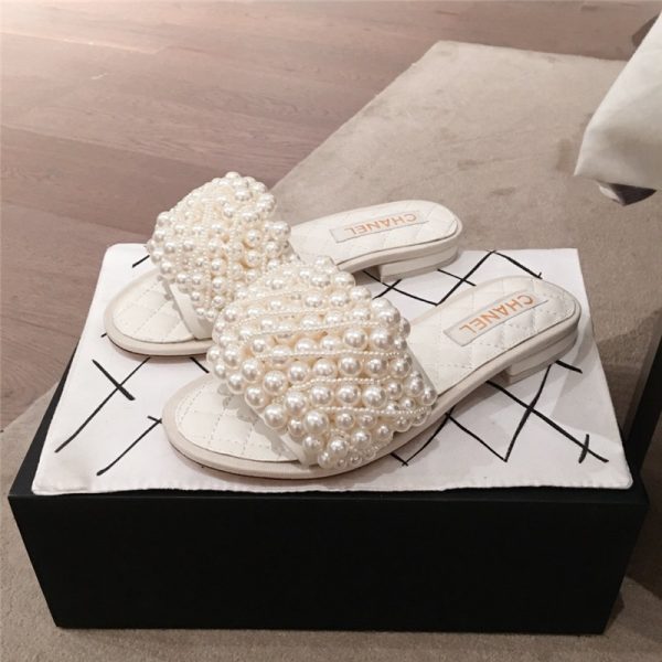 chanel sandals with pearls white