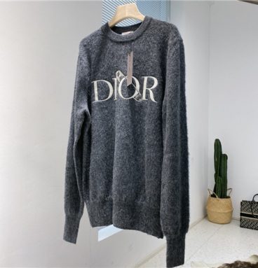 dior logo sweater