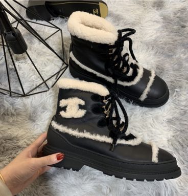 chanel snow boots with spikes