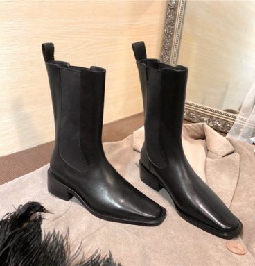 neous boots