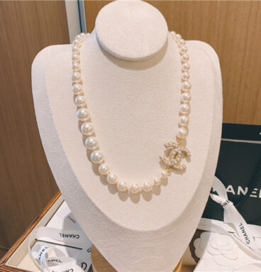 chanel pearl choker necklace