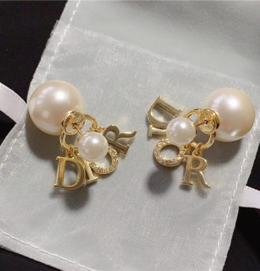 Dior letter beads earrings