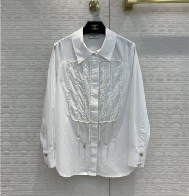 chanel white pearl necklace shirt