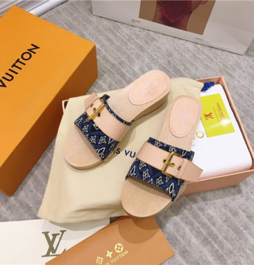 LV solid wood slippers