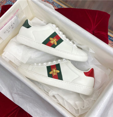 gucci ace sneaker bee