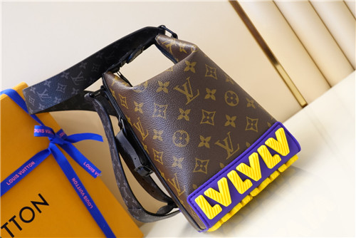 Louis Vuitton Monogram LV Rubber Cruiser Messenger - Messenger Bags, Bags