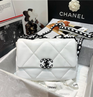 chanel 19 flap bag white