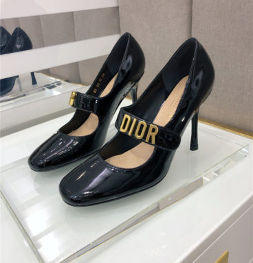 dior D letter logo sandals