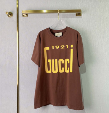 gucci 1921 letter print round neck t shirt