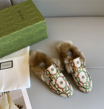 gucci 100 princetown fur slippers