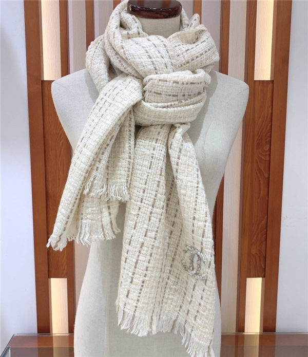 chanel 100% cashmere scarf
