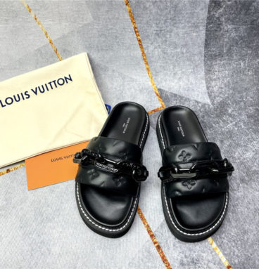 louis vuitton lv classic leather slippers
