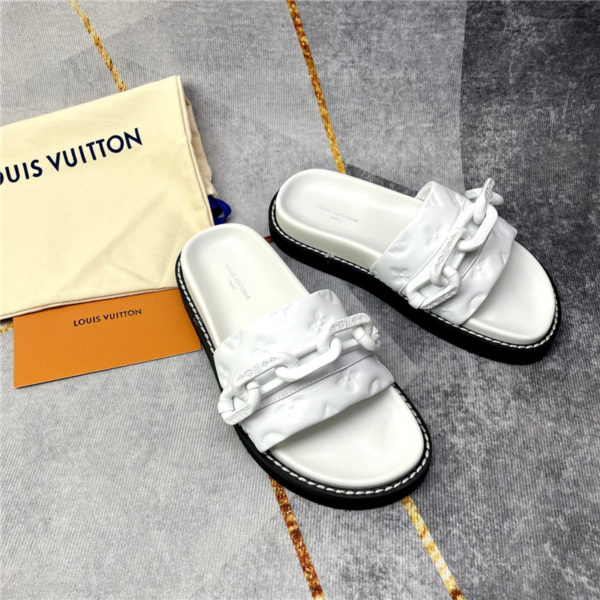 louis vuitton lv classic leather slippers