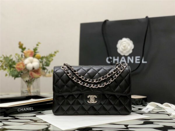 chanel classic flap caviar leather bag small