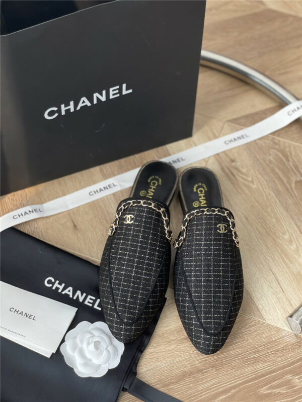 chanel classic chain slippers