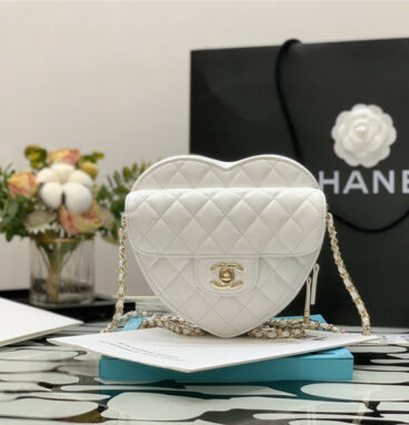 chanel heart chain diamond bag