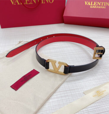 valentino V buckle belt