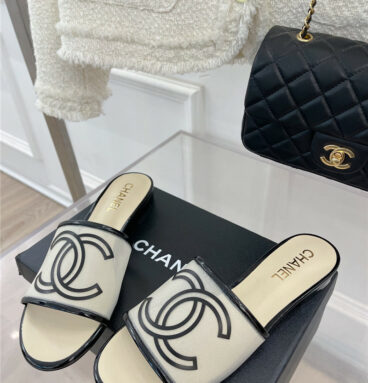 chanel classic flat logo slippers