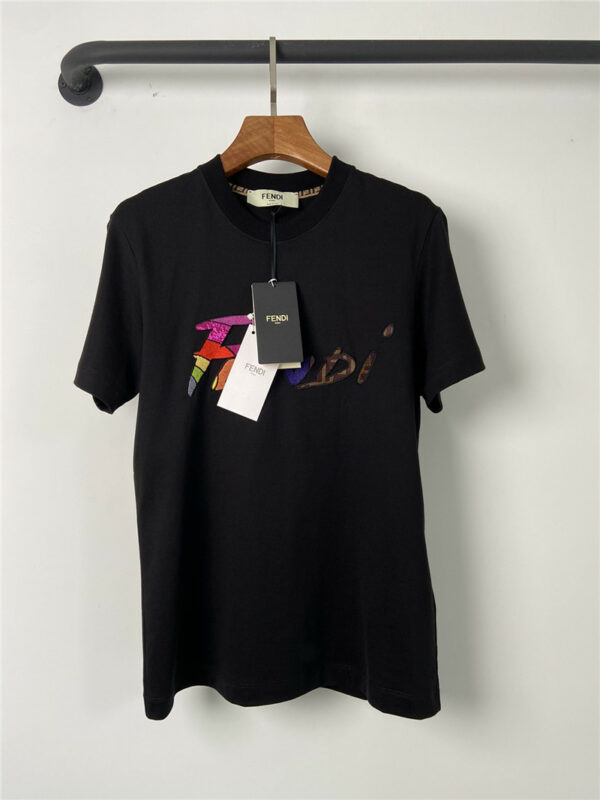 fendi logo embroidered t shirt