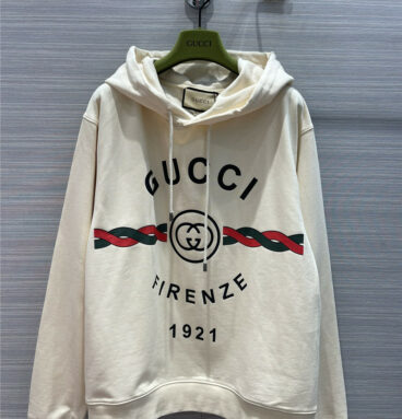 gucci 1921 printed logo sweatshirt