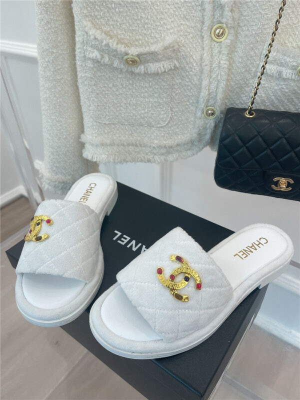 chanel embroidered logo slippers