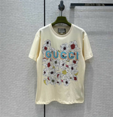 gucci romantic print embroidered t shirt