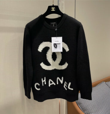 chanel logo crewneck knitted jacquard sweater
