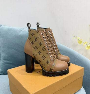 louis vuitton lv lace up chunky heel ankle boots