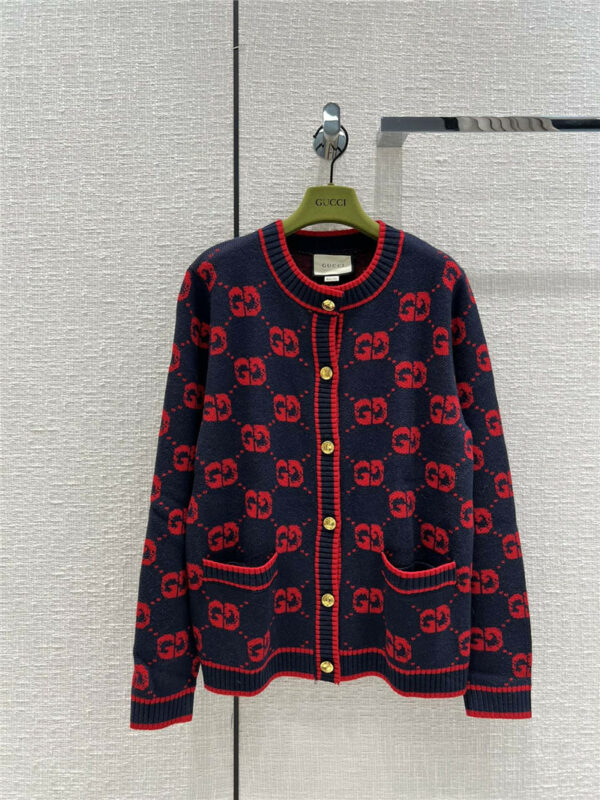 gucci classic crew neck gg knitted cardigan
