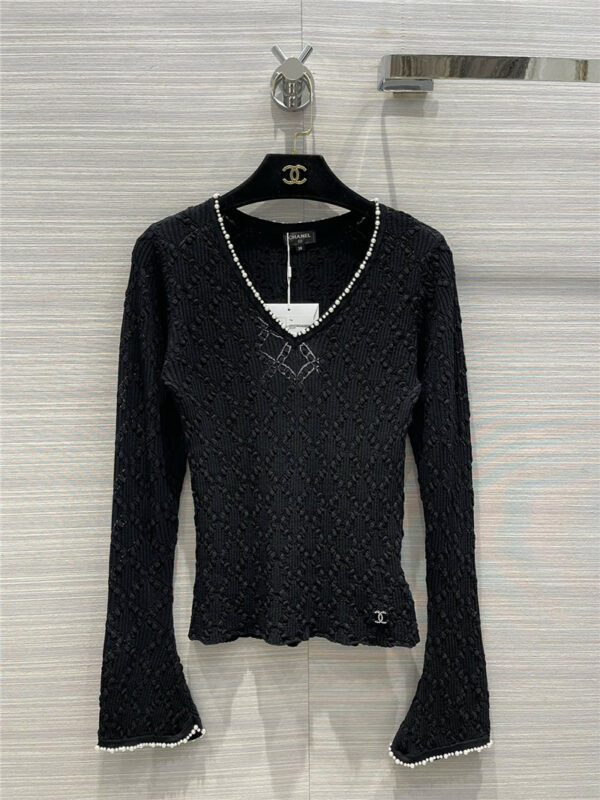 chanel quilted diamond knitted V-neck top