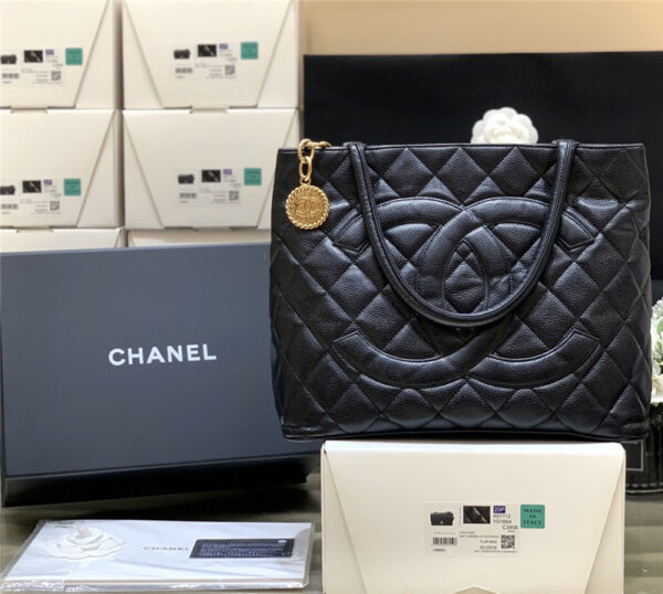 Chanel Classic Vintage Caviar Leather Hilton Bag