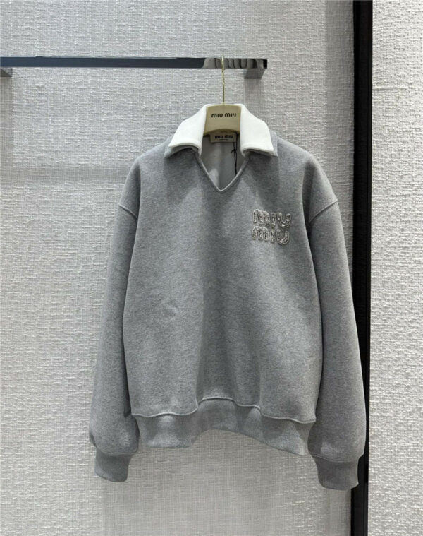 miumiu rhinestone letter logo gray sweater
