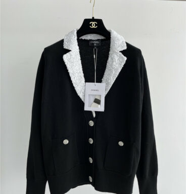 Chanel V-neck knitted cardigan
