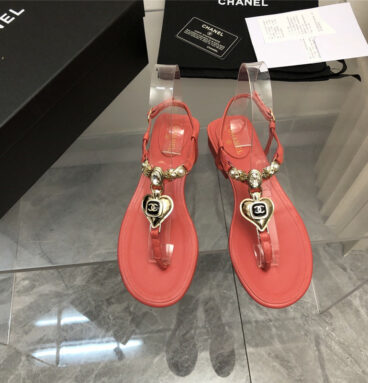 Chanel new holiday love gemstone T word sandals