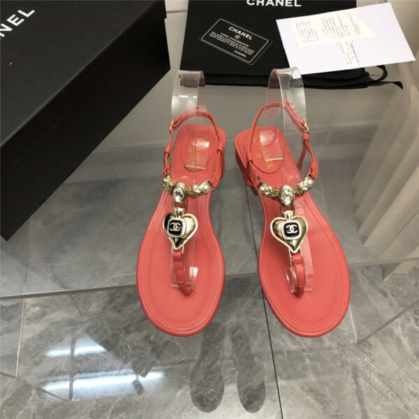 Chanel new holiday love gemstone T word sandals