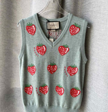 gucci embroidered logo V-neck knitted vest