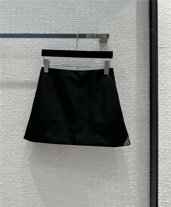 Prada early spring new black nylon skirt