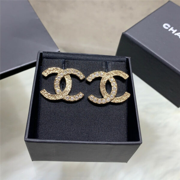 Chanel diamond edge double c earrings