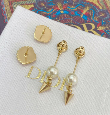 dior shell pearl earrings