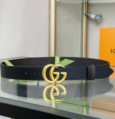 gucci reversible belt in textured leather