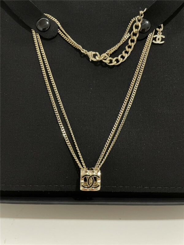 chanel sieve necklace