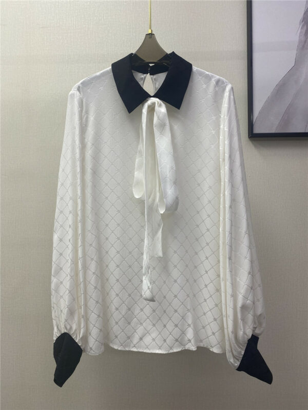 Chanel new lapel ribbon silk shirt
