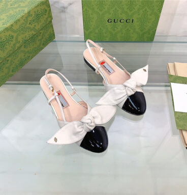 Gucci's latest fashion show big hit bow sandals