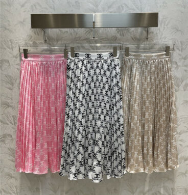 CHANEL LOGO printed pleated skirt