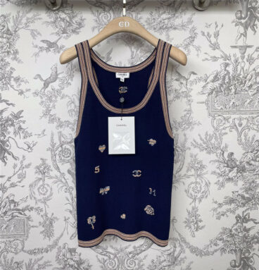 Chanel early spring new knitted vest