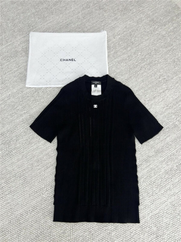 Chanel seamless one-piece knitted T-shirt