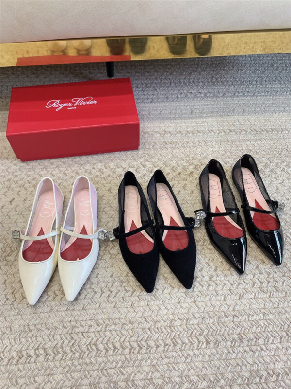 Roger vivier new pointed toe flat Mary Jane shoes