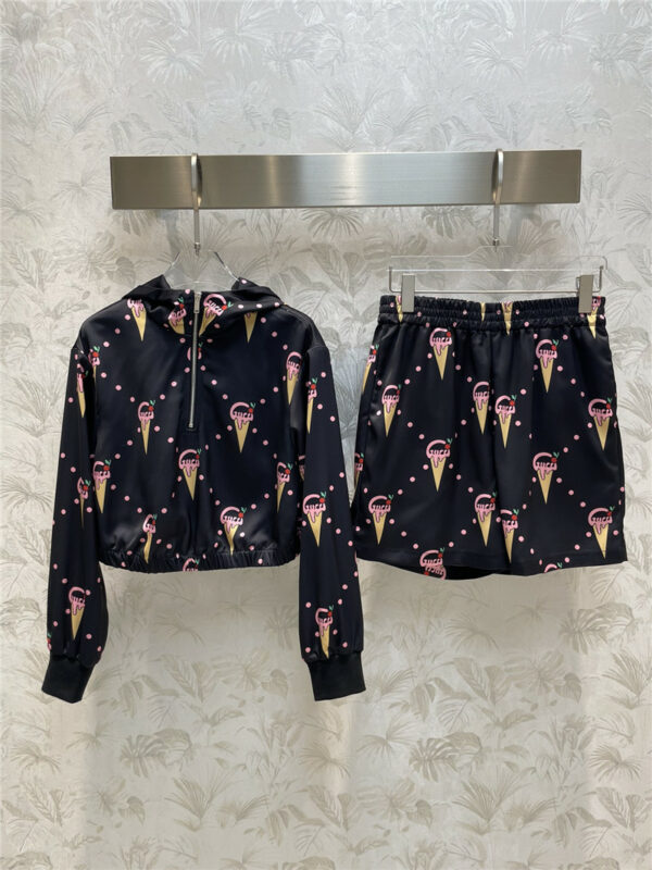 Gucci hooded short sweater+shorts suit